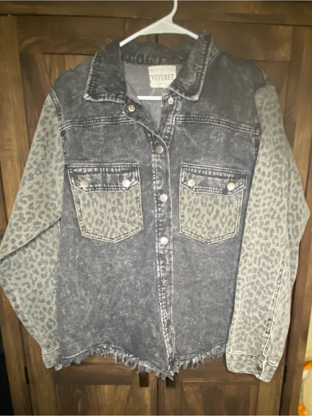 VEVERET Woman’s soft black Denim snap up with Leopard Print Sleeves